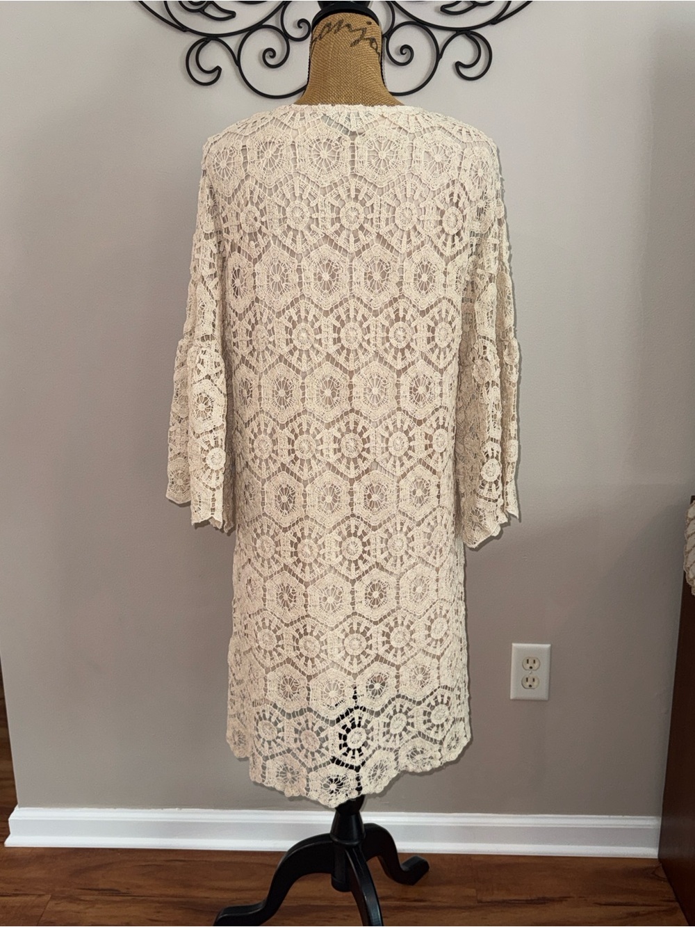 Karen Kane New Natural Beige Crochet V-neck Ruffle bell sleeve BOHO dress sz XL - Picture 7 of 12